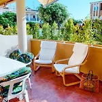 Sergi, Planta Baja, Terraza Y Piscina By Family Homes