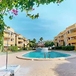 Sergi, Planta Baja, Terraza Y Piscina By Family Homes Apartment
